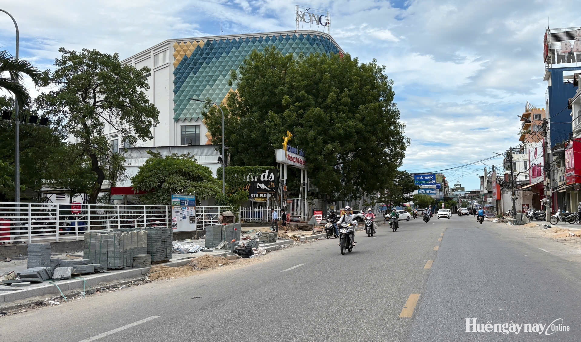 Trước mệnh lệnh “thần tốc”