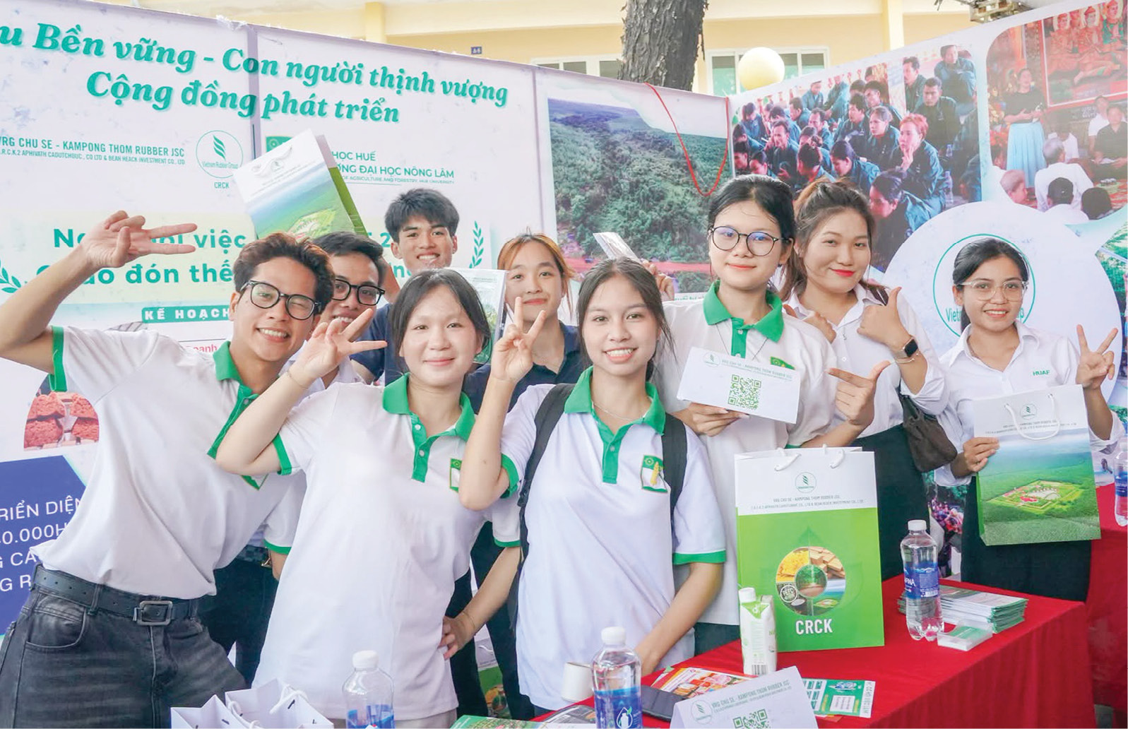 Cơ hội việc làm phong phú, nhiều ngành vẫn “khó” người học