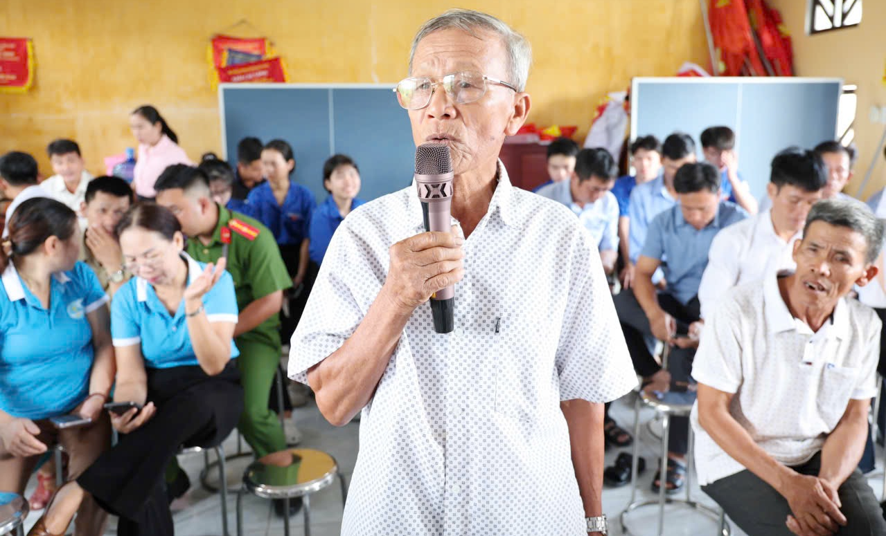 Phong Phú Người dân kiến nghị các vấn đề dân sinh