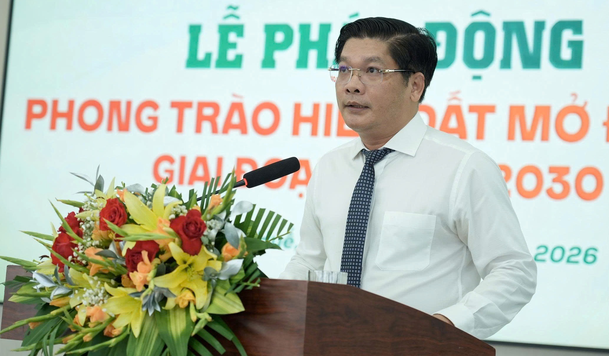 Hiến đất mở đường - cuộc vận động phát huy sức mạnh khối đại đoàn kết toàn dân tộc
