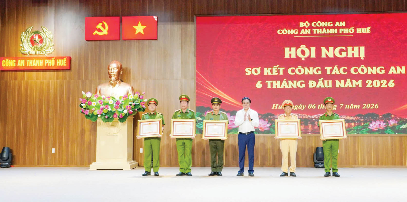 Giữ vững an ninh, phục vụ Nhân dân