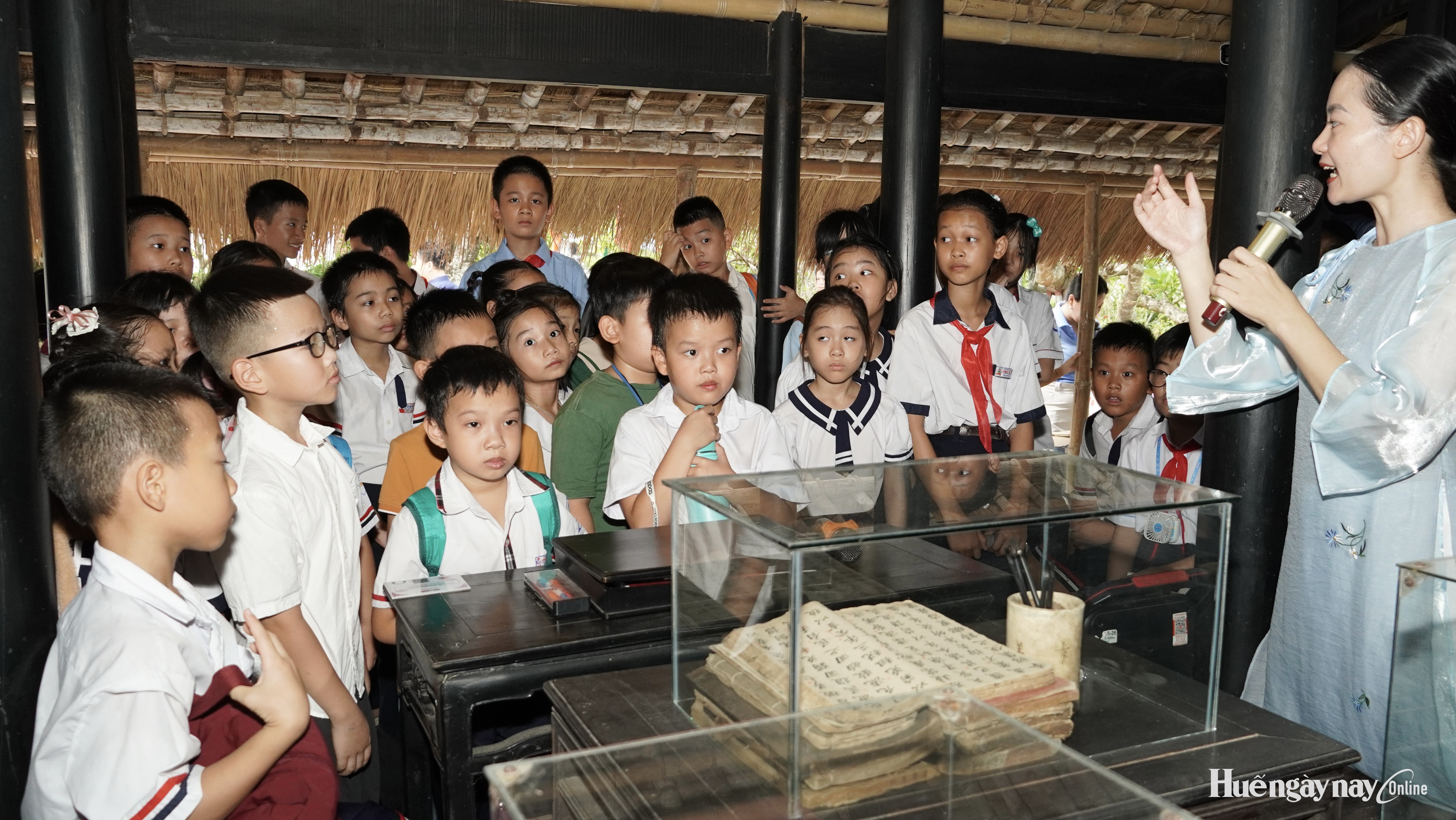 Theo dấu chân Bác - Bồi đắp tình yêu quê hương