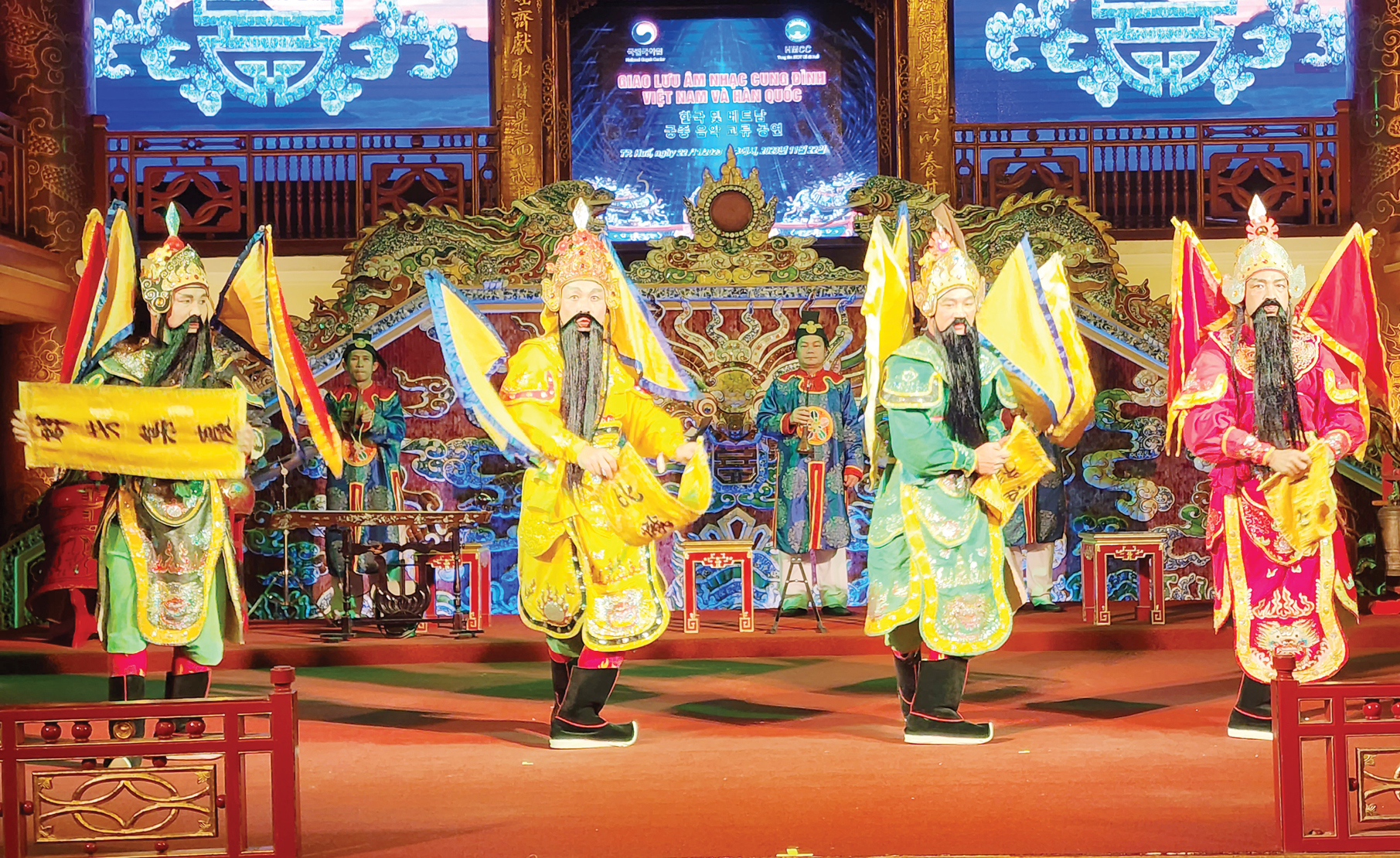Khai thác di sản Hướng đến “Ít mà tinh”