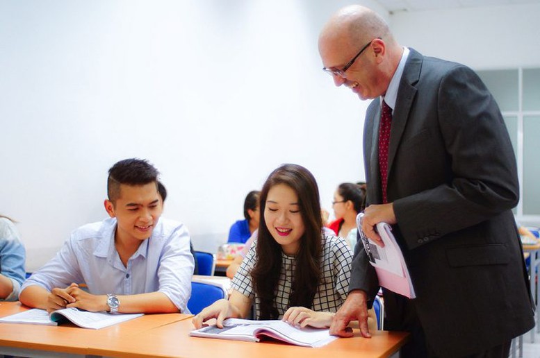 Cấp học bổng toàn phần cho 1 500 nhà khoa học trẻ, sinh viên xuất sắc đi đào tạo ở nước ngoài về công nghệ chiến lược