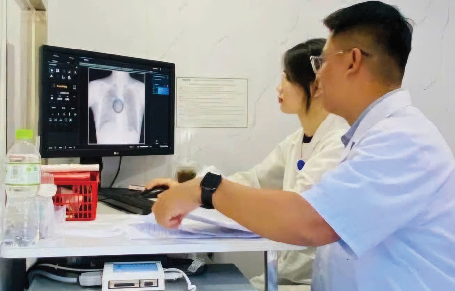 Quán ăn vẫn chưa hết khói thuốc