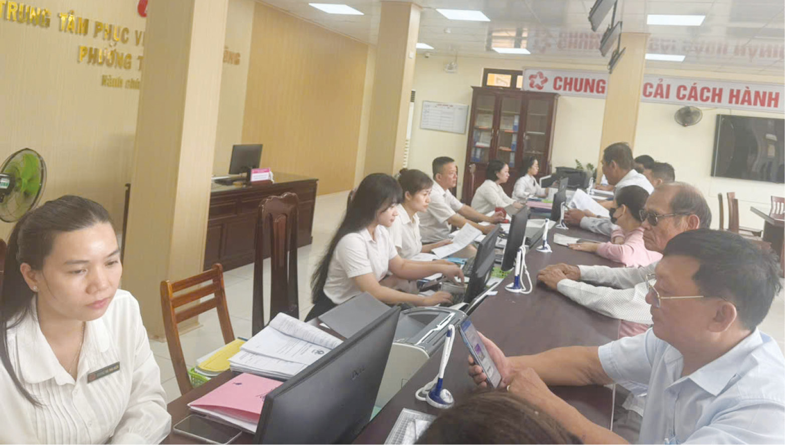 Vượt qua “điểm nghẽn tâm lý” để khơi thông nguồn lực cán bộ