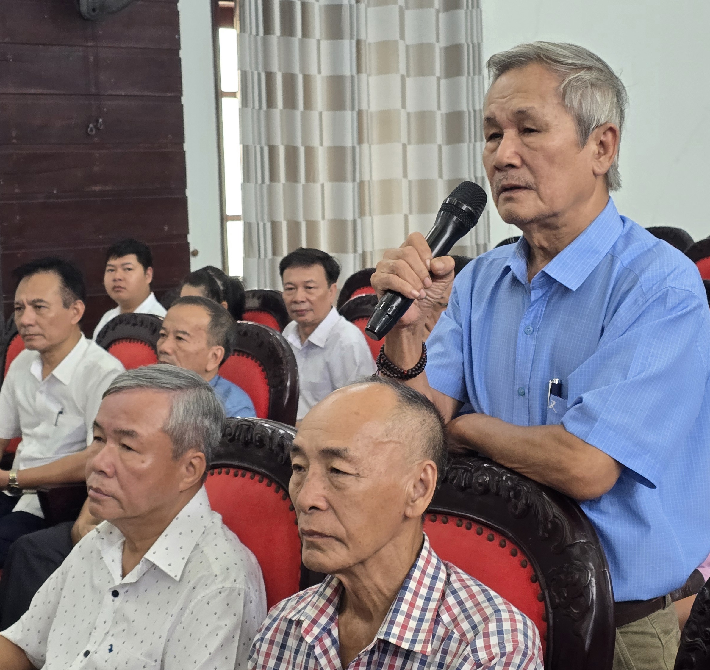 Nghe dân nói từ những chuyện sát sườn ở khu dân cư