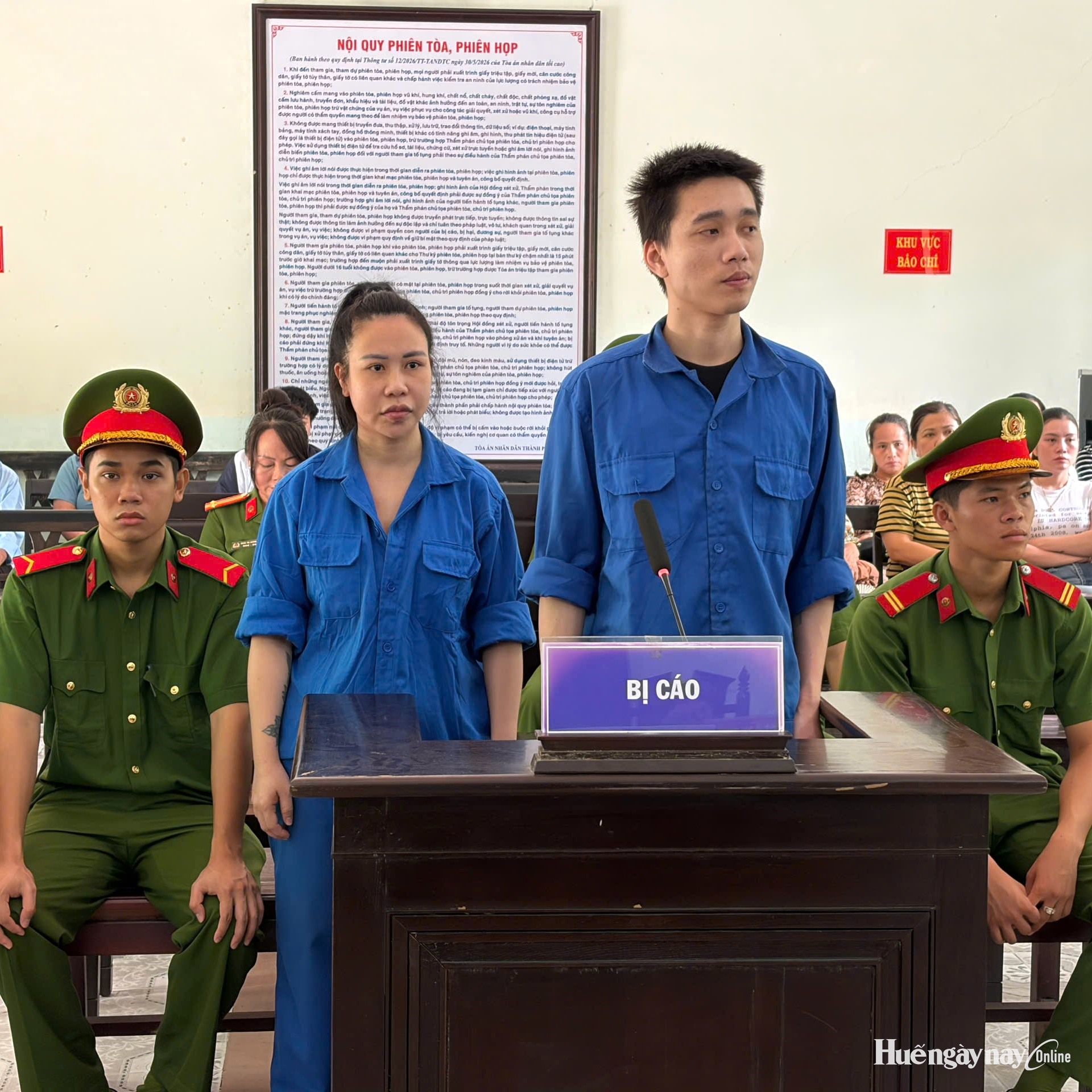 40 năm tù cho bộ đôi vận chuyển gần 2kg ma túy vào Huế