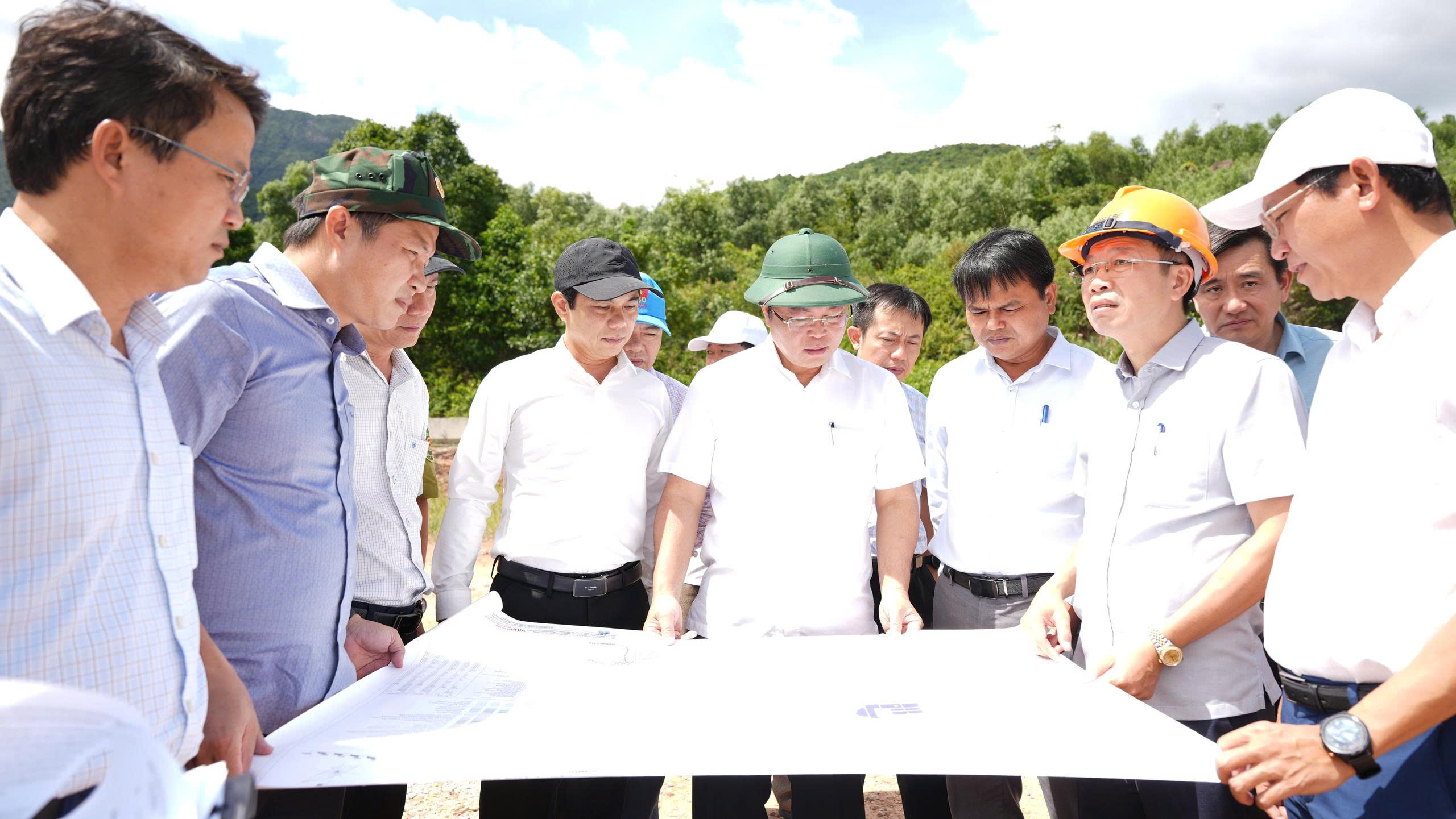 Khai thác hiệu quả các dư địa phát triển ở Bạch Mã và Chân Mây - Lăng Cô