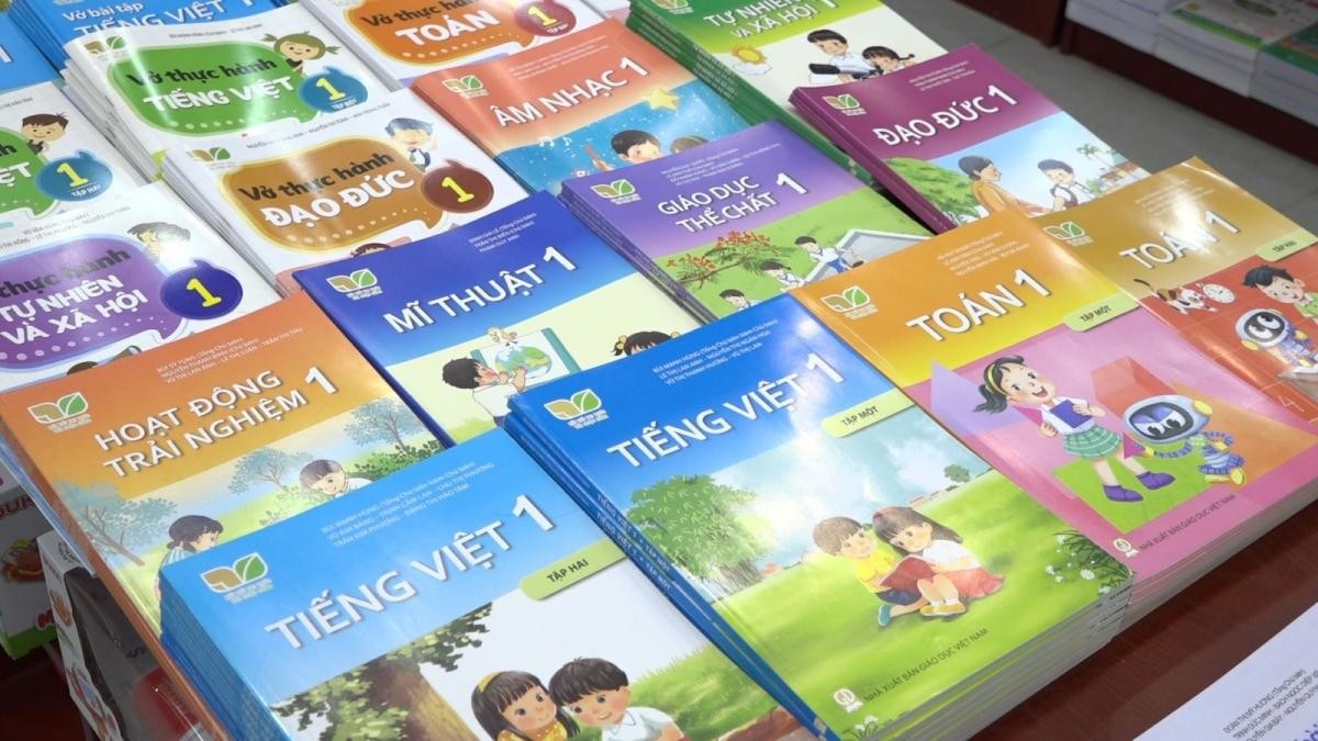 Bộ Giáo dục và Đào tạo yêu cầu bảo đảm đủ sách giáo khoa trước 30 8