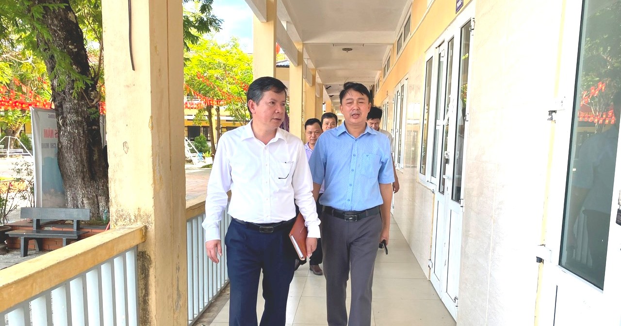 Kiểm tra công tác chuẩn bị năm học mới