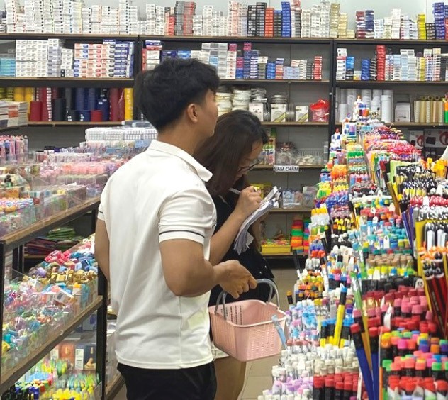 Mùa tựu trường Sức mua tăng, giá sách vở ổn định