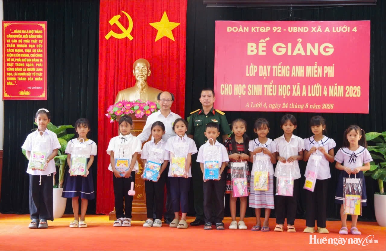 Trẻ em đồng bào Pa Cô, Cơ Tu, Tà Ôi được học tiếng Anh miễn phí
