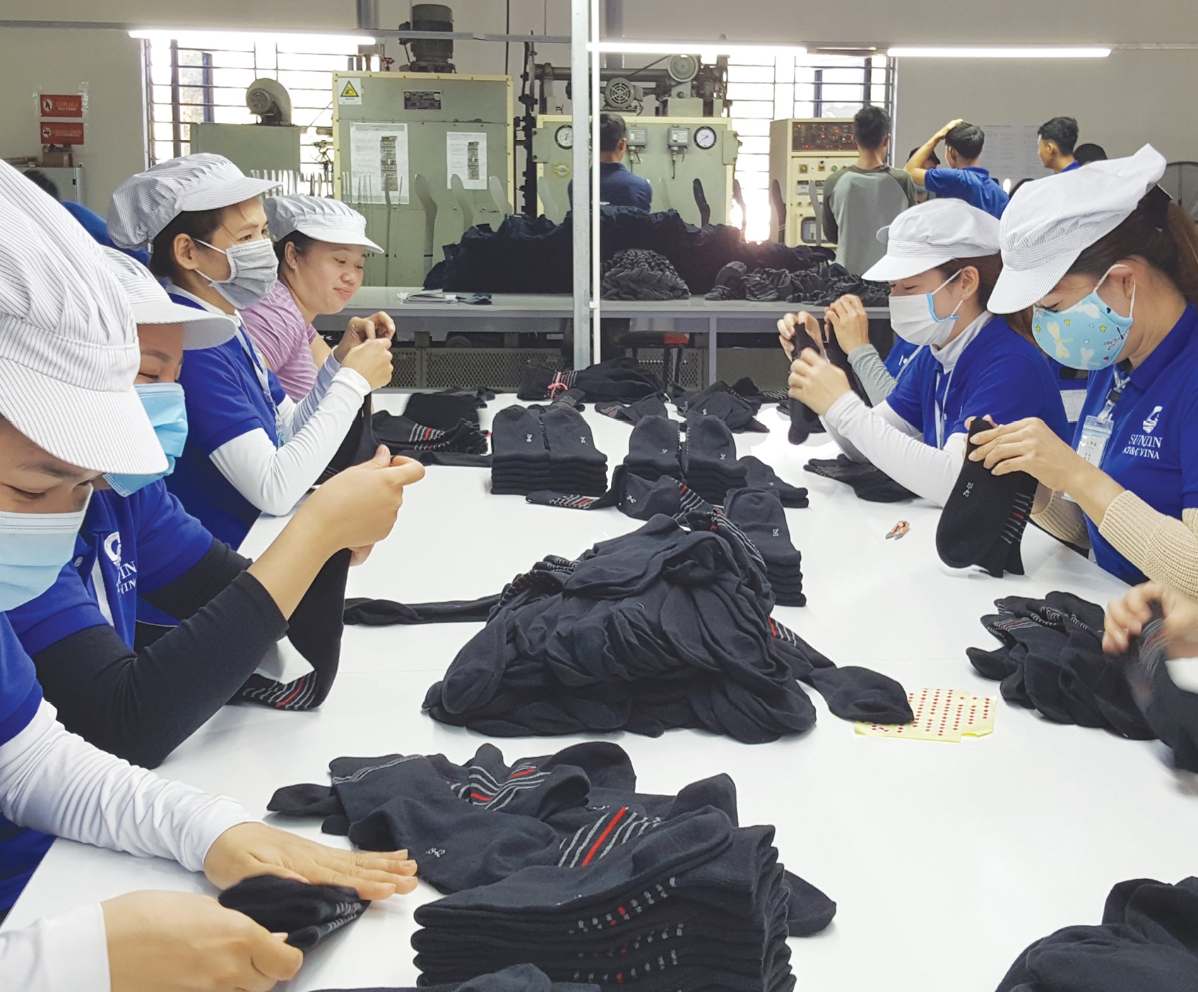 Những khoảng rộng để công nghiệp bứt phá