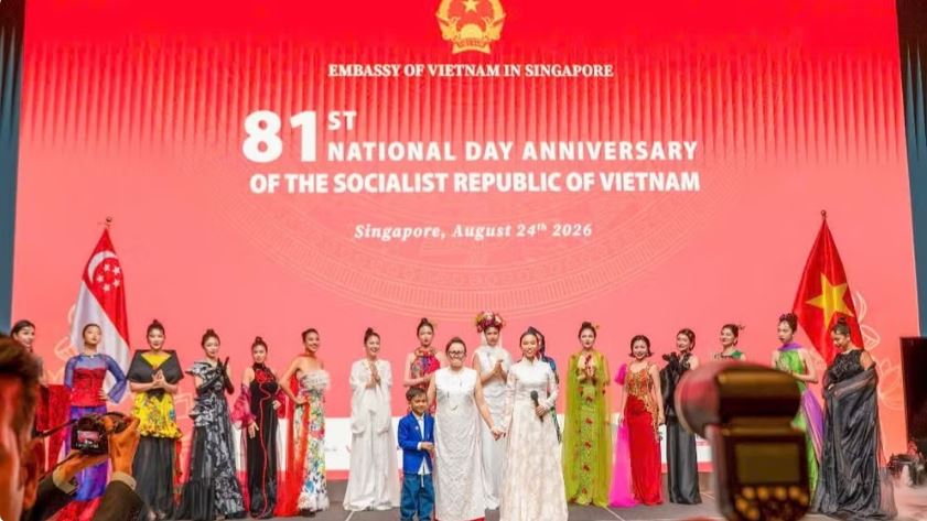 Áo dài Việt Nam kết nối văn hóa Việt Nam-Singapore