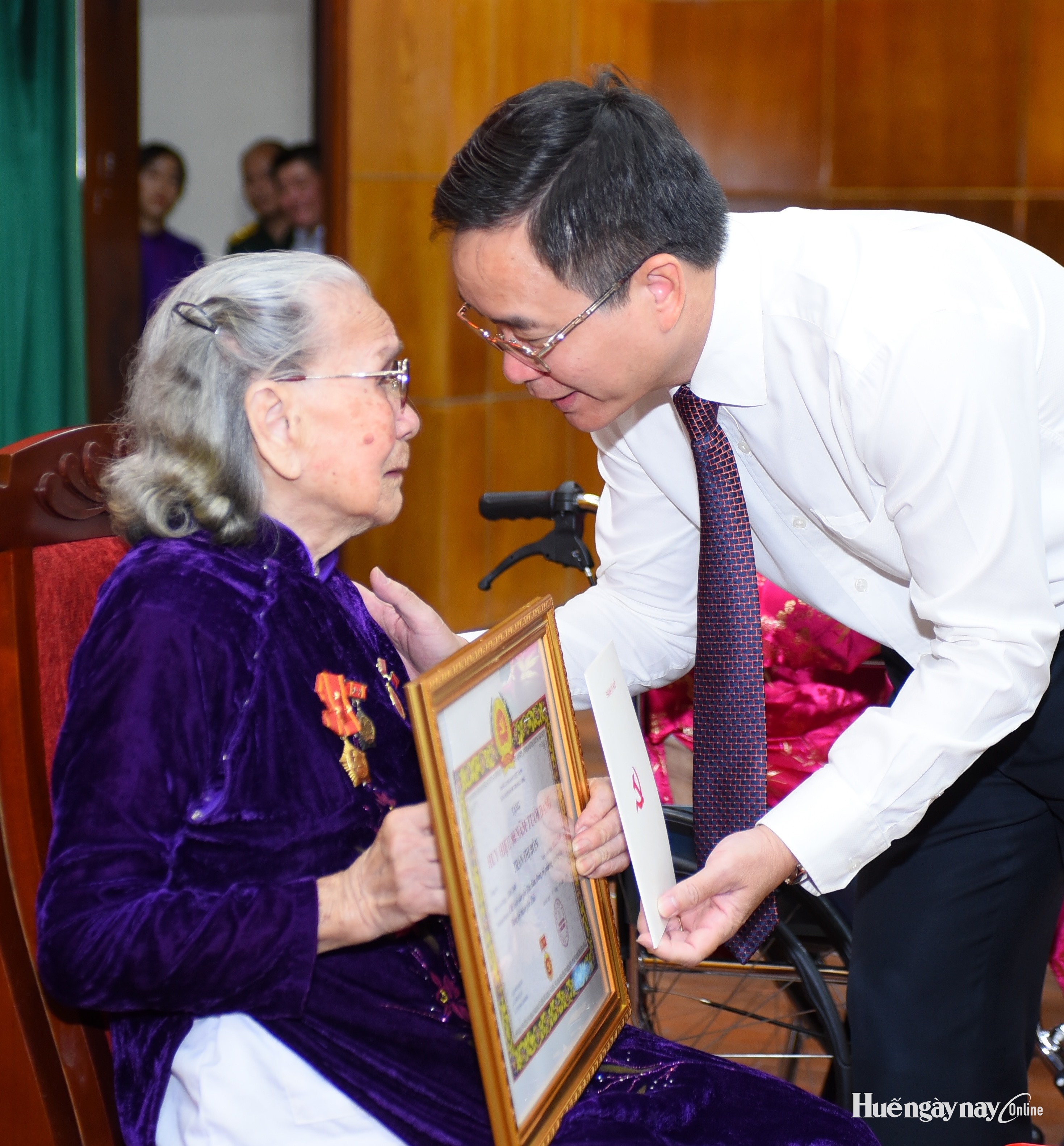 Mỗi cán bộ, đảng viên phải chuyển niềm tự hào thành ý chí hành động