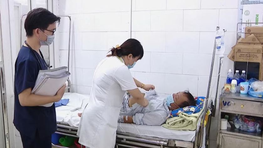 Bệnh sốt xuất huyết gia tăng nhanh, bước vào giai đoạn đỉnh dịch