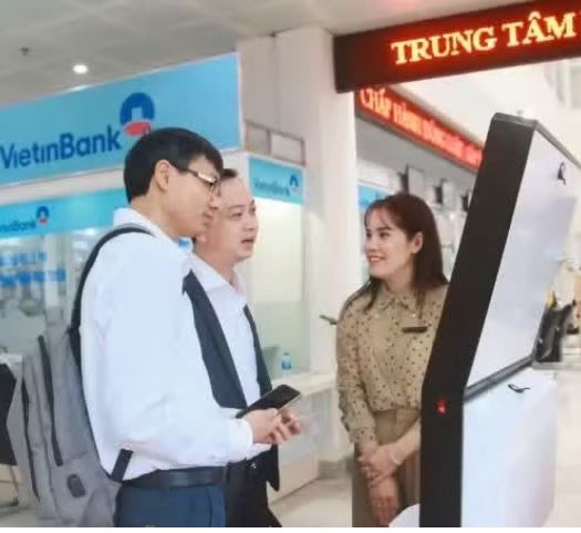 Xây dựng nền hành chính gần dân, sát thực tiễn