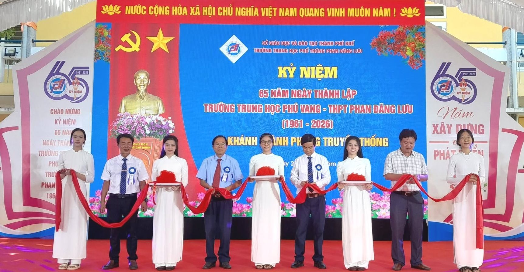 Trường THPT Phan Đăng Lưu kỷ niệm 65 năm thành lập