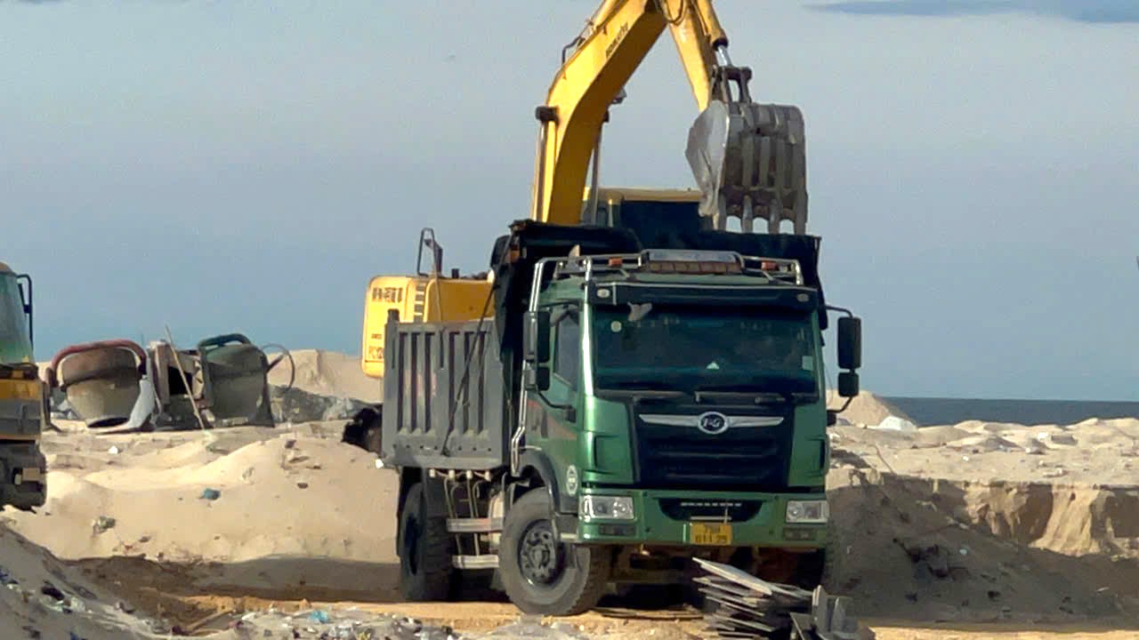 Cất bốc mồ mả phục vụ thi công dự án Hạ tầng kỹ thuật và Công viên văn hóa đa năng biển Thuận An