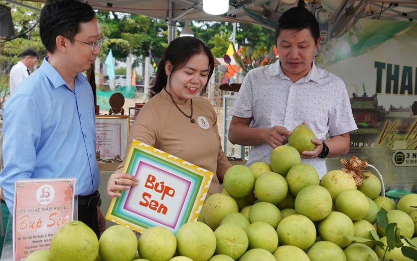 Gắn hoạt động lễ hội với bài toán thương hiệu thanh trà Huế