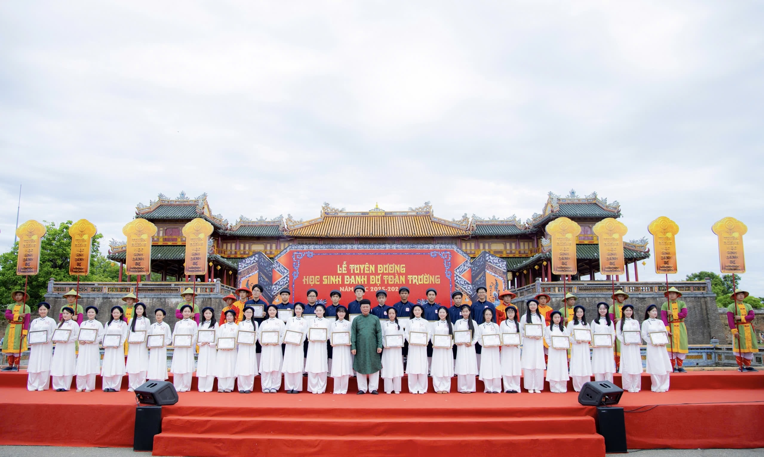 Tái hiện Lễ Truyền Lô, tôn vinh học sinh tiêu biểu