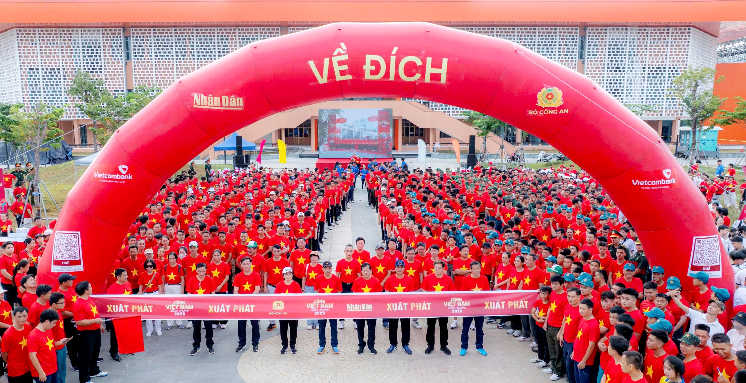 Hơn 19 ngàn người dân Cố đô hưởng ứng sự kiện “Cùng Việt Nam tiến bước”
