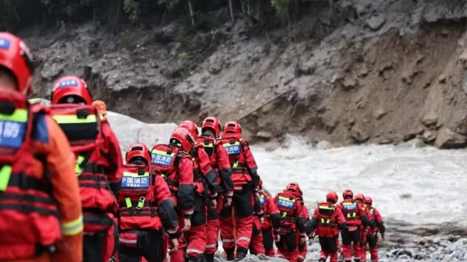 Khẩn trương tìm kiếm, cứu nạn ở Nepal, Trung Quốc