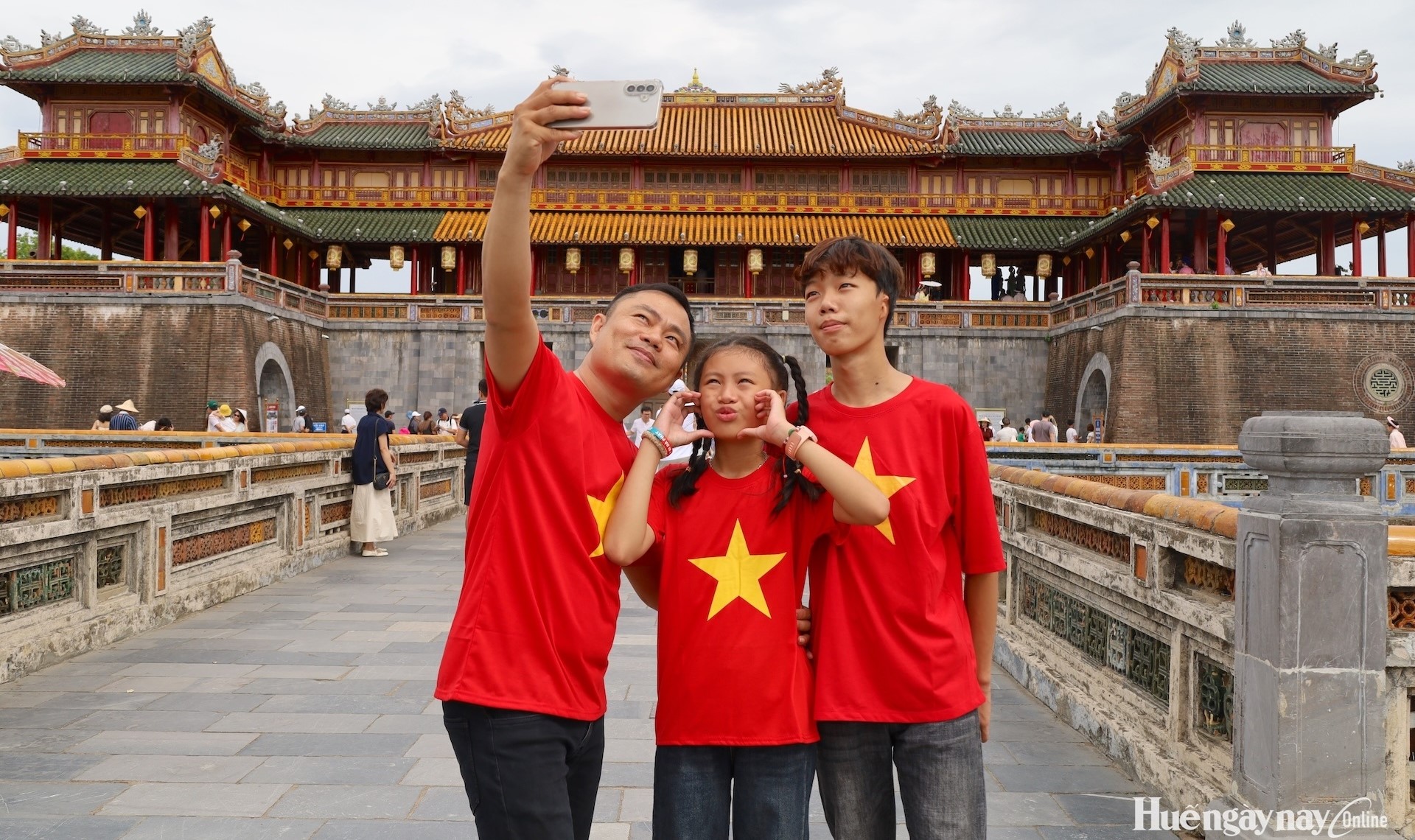 Muôn sắc màu khám phá Cố đô