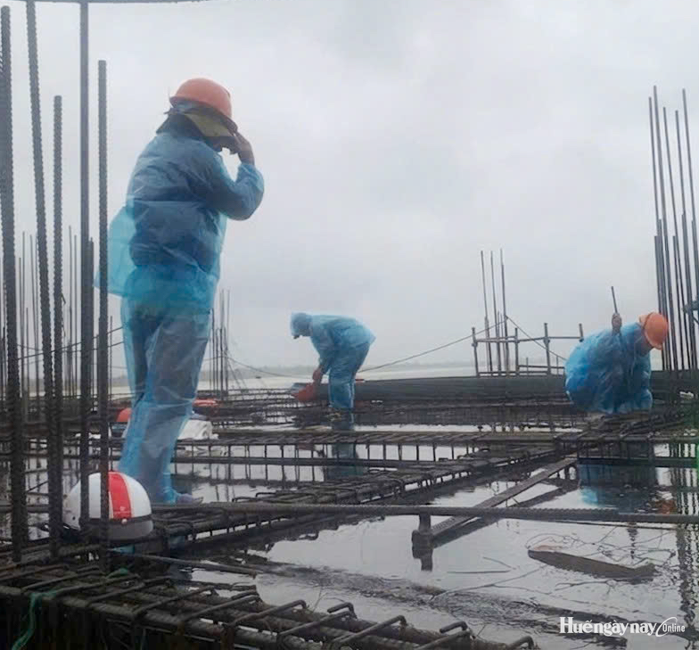 Thi công xuyên lễ trên công trình bến cảng Chân Mây
