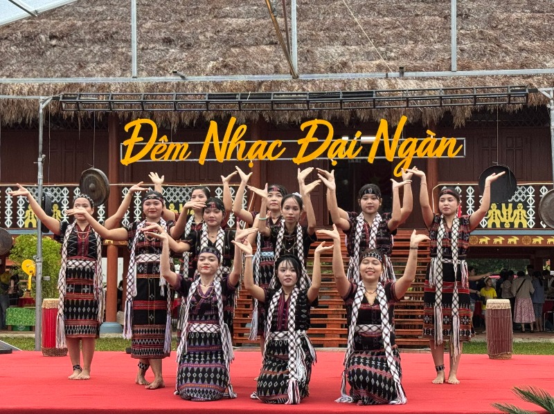 Hòa mình vào không gian văn hóa chợ phiên vùng cao Khe Tre