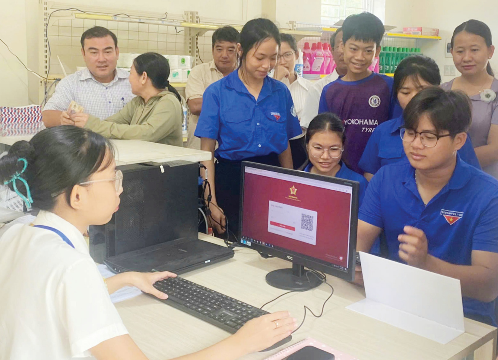 Bưu cục số đưa dịch vụ công trực tuyến đến gần dân
