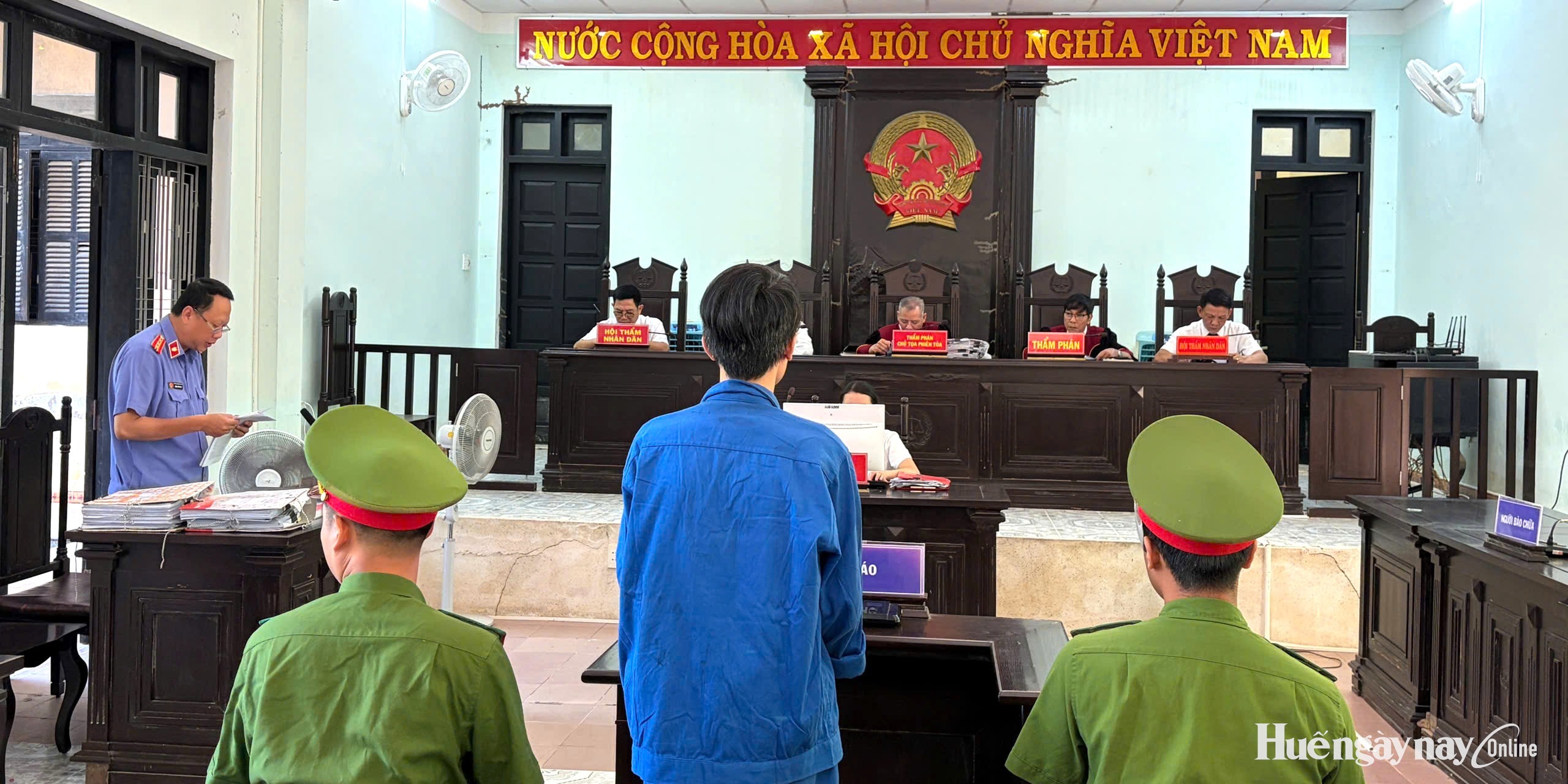 Lừa đảo 2,45 tỷ đồng, Nguyễn Đình Đăng Khoa lãnh 12 năm tù