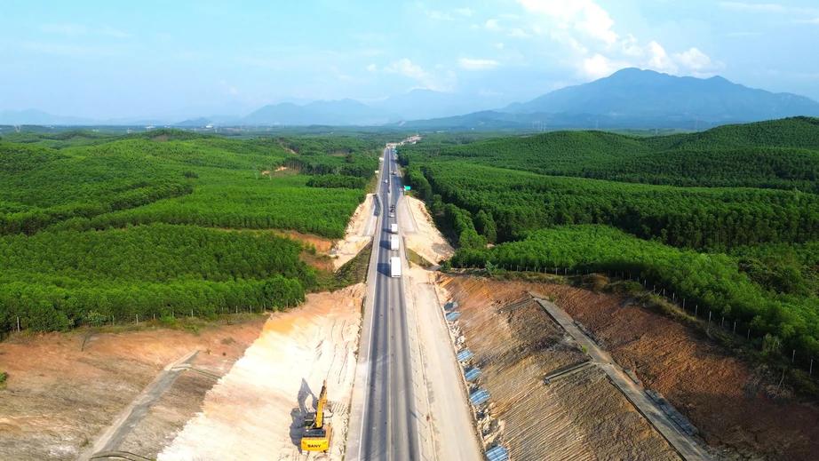 Sẽ hoàn thành 34 dự án giao thông trong năm 2026