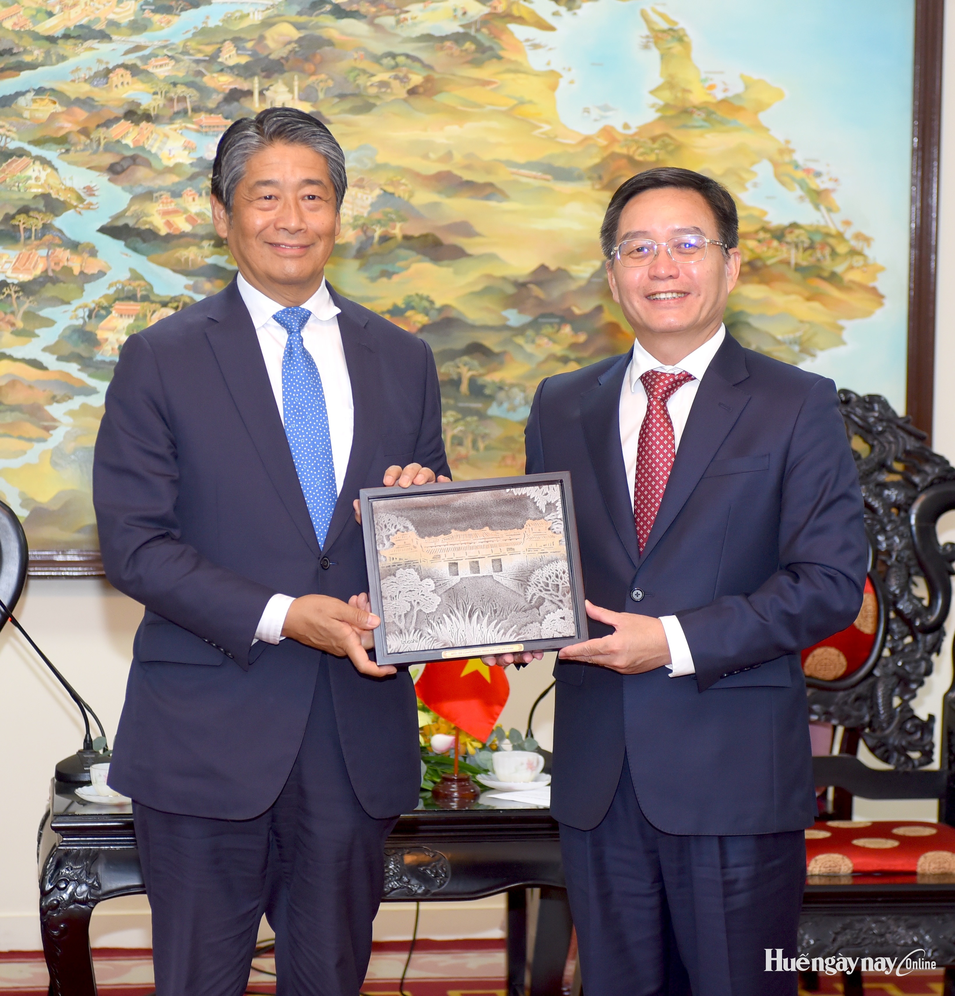 Bí thư Thành ủy Nguyễn Đình Trung tiếp Đại sứ Đặc mệnh Toàn quyền Nhật Bản tại Việt Nam