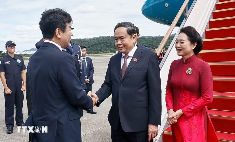 Chủ tịch Quốc hội Trần Thanh Mẫn và Phu nhân bắt đầu thăm chính thức Hàn Quốc