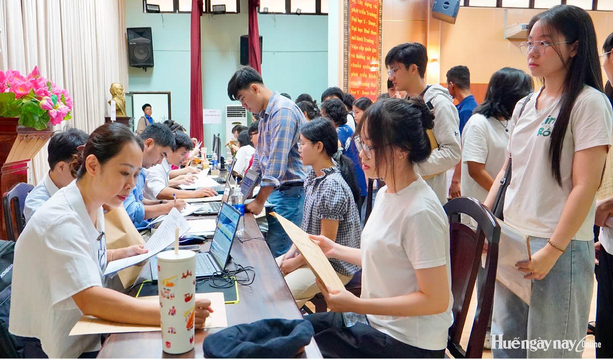 Mùa nhập học Đại học Huế Sẵn sàng cho hành trình mới