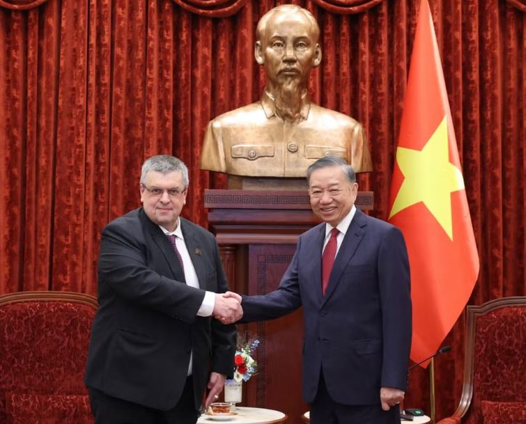 Quan hệ Việt Nam-Liên bang Nga tiếp tục phát triển mạnh mẽ, vì lợi ích của Nhân dân hai nước, vì hòa bình, hợp tác của khu vực và thế giới