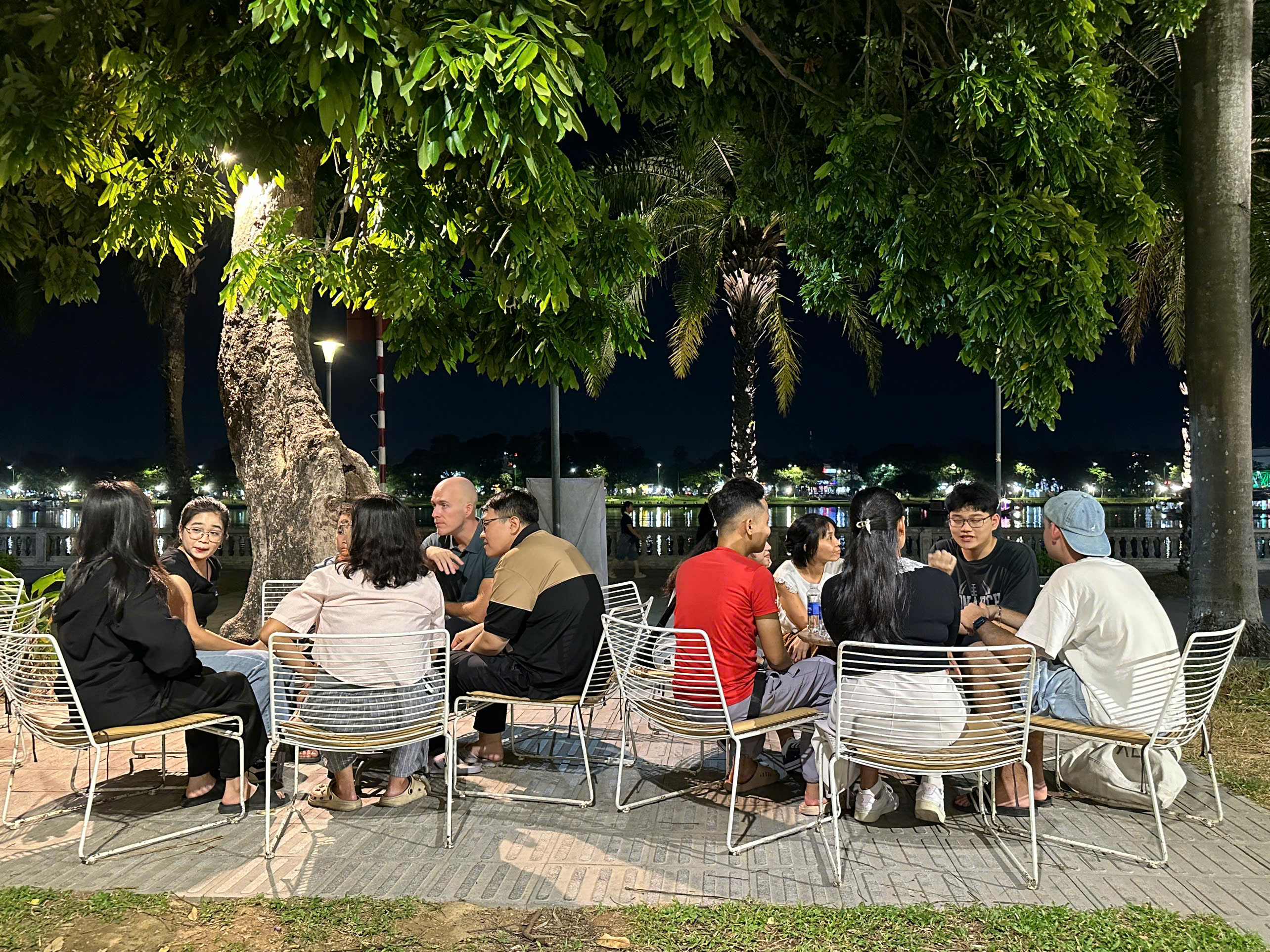 Rèn tiếng Anh cùng Hue Talk