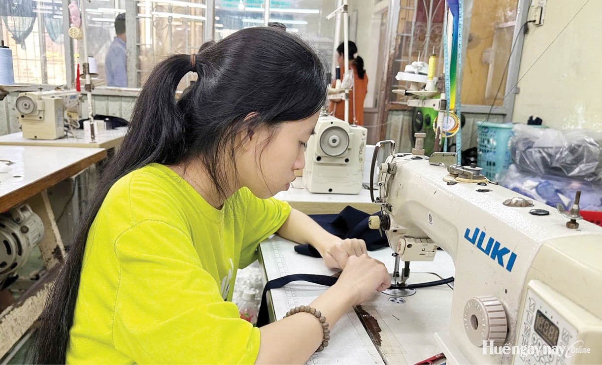 Thêm điểm tựa cho người yếu thế