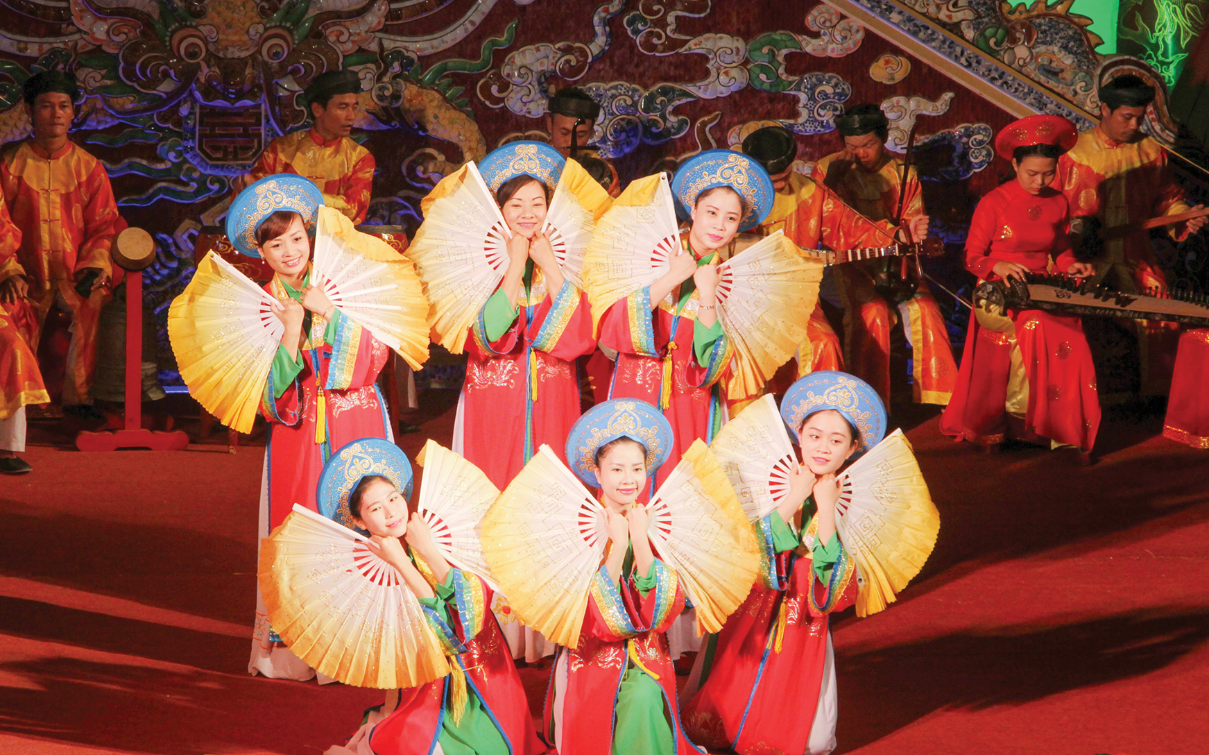 Khổ luyện để giữ hồn múa Huế