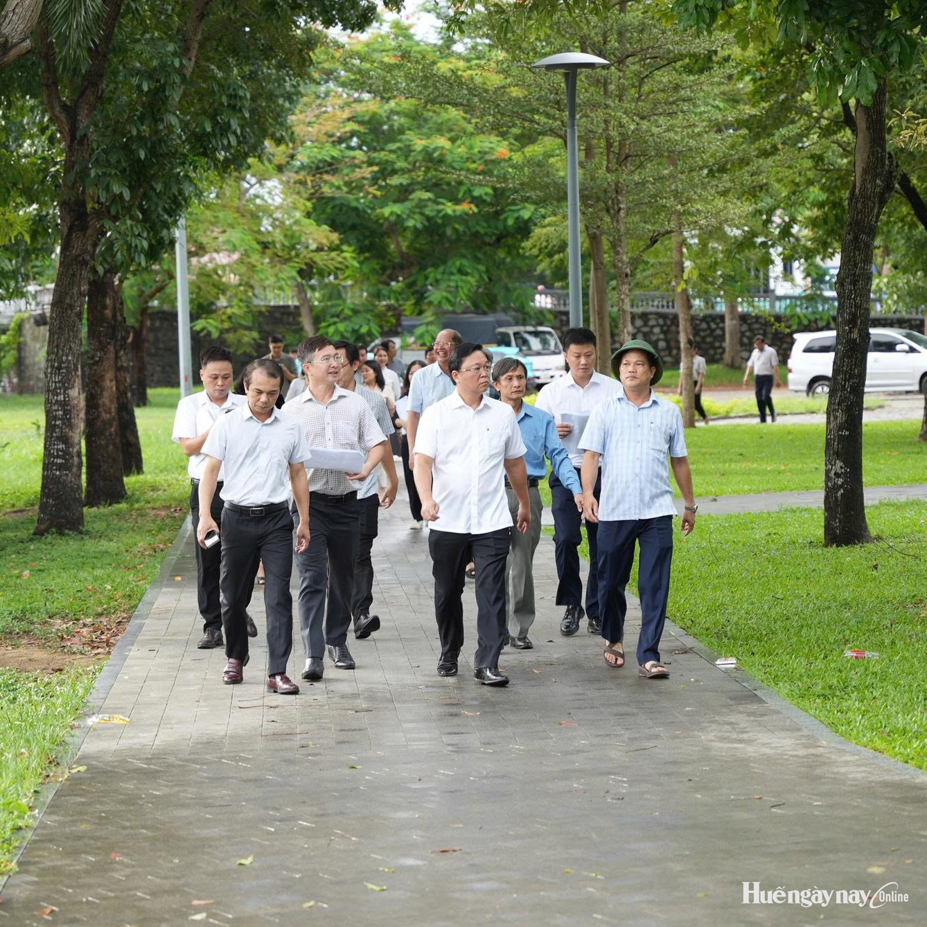 Mở thêm không gian thương mại, dịch vụ và du lịch