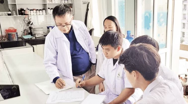 Giải pháp hỗ trợ điều trị ung thư từ cây gừng gió