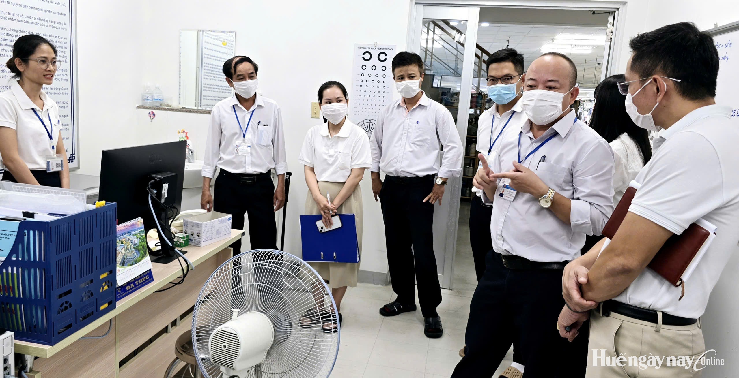 Kiểm tra việc chấp hành quy định về an toàn thực phẩm tại bếp ăn tập thể