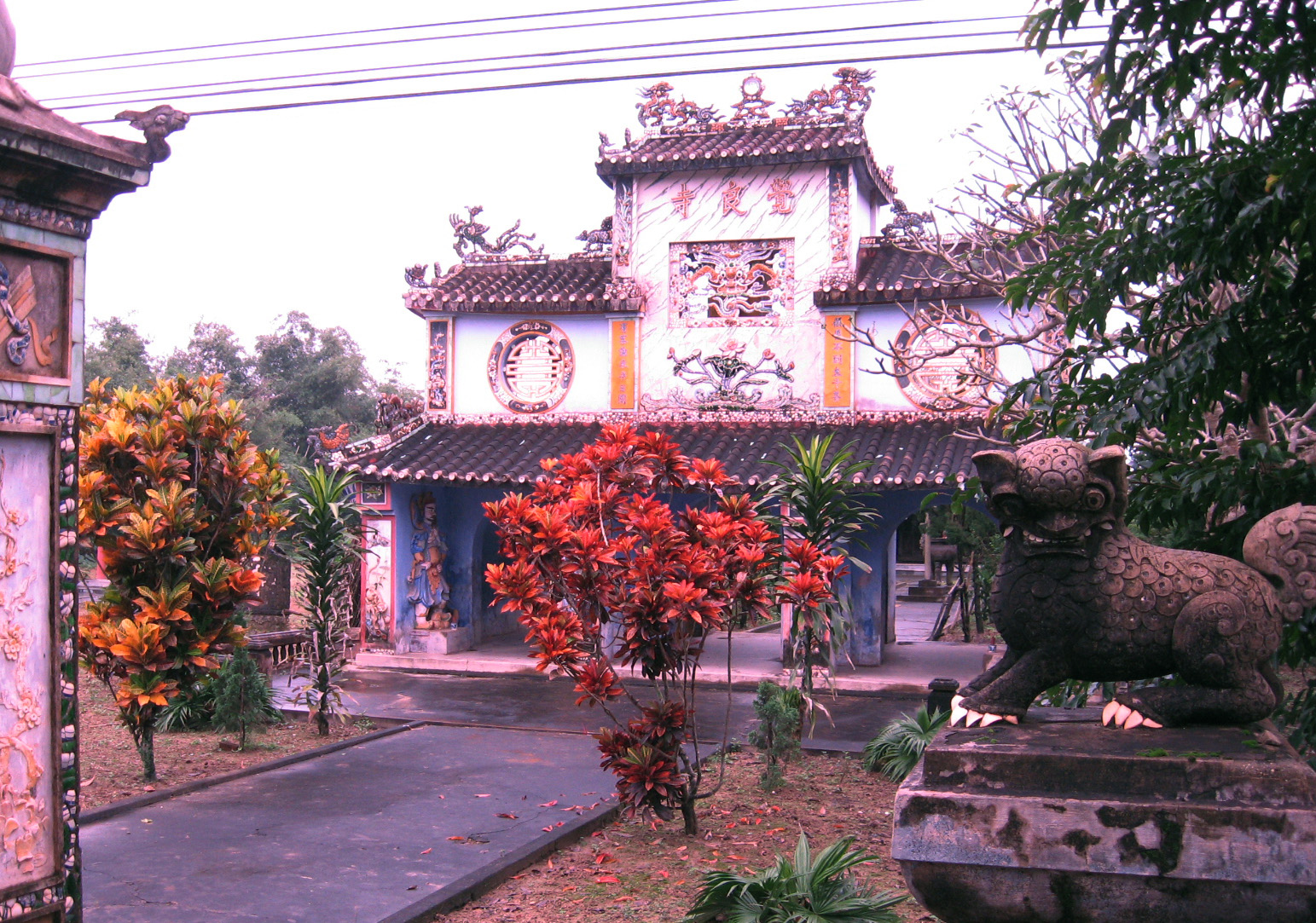 Không lẽ lạc hậu hơn xưa