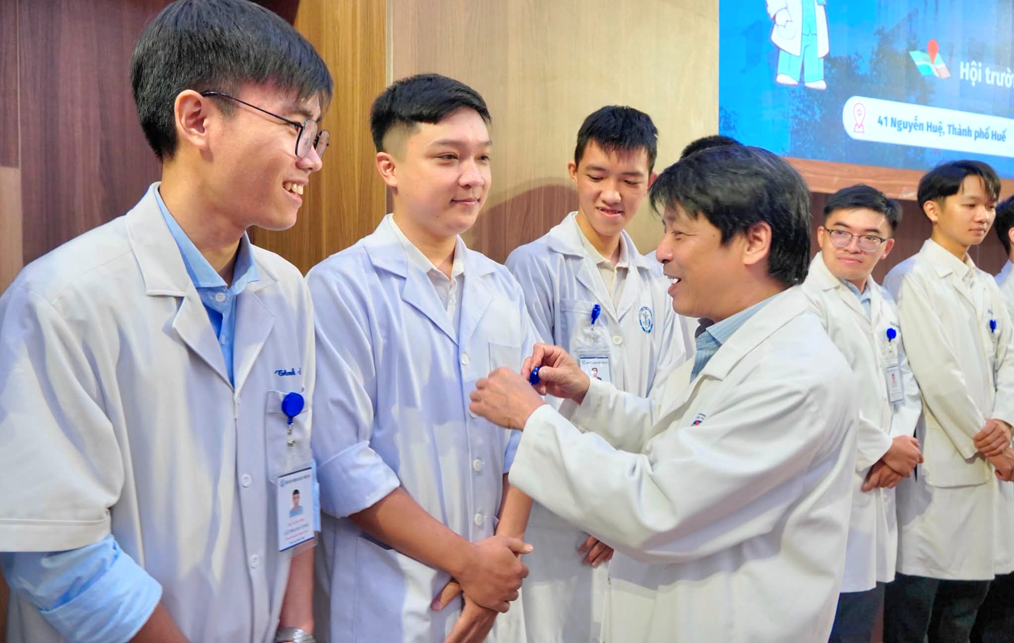 Chào đón 150 tân bác sĩ nội trú