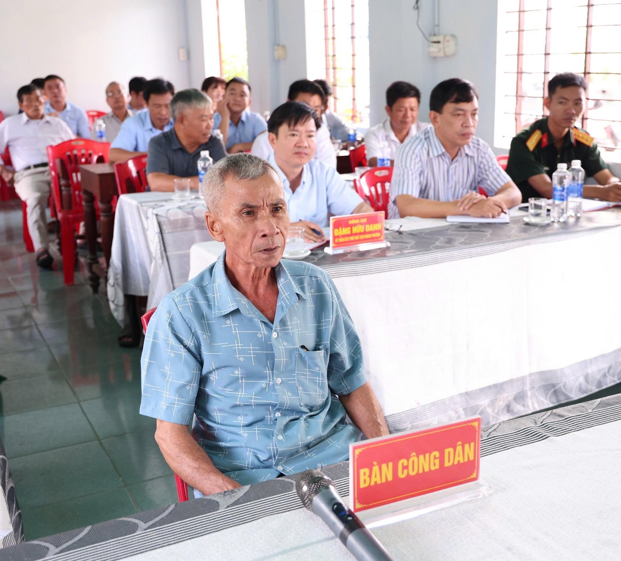 Lãnh đạo phường Phong Phú và Phong Thái tiếp dân, tháo gỡ khó khăn từ cơ sở