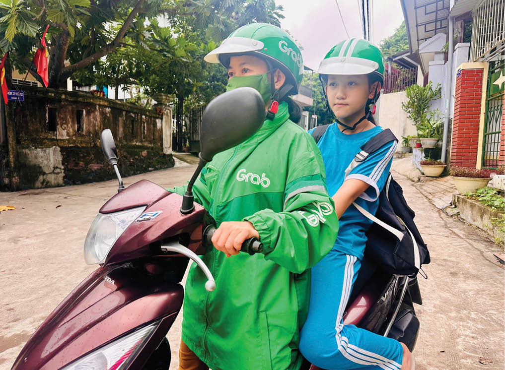 Xe công nghệ đón trẻ sau giờ học