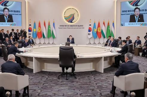 Hàn Quốc đẩy mạnh hợp tác với Trung Á