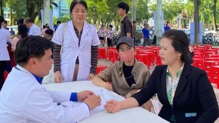 Chủ động chăm sóc và nâng cao sức khỏe toàn dân